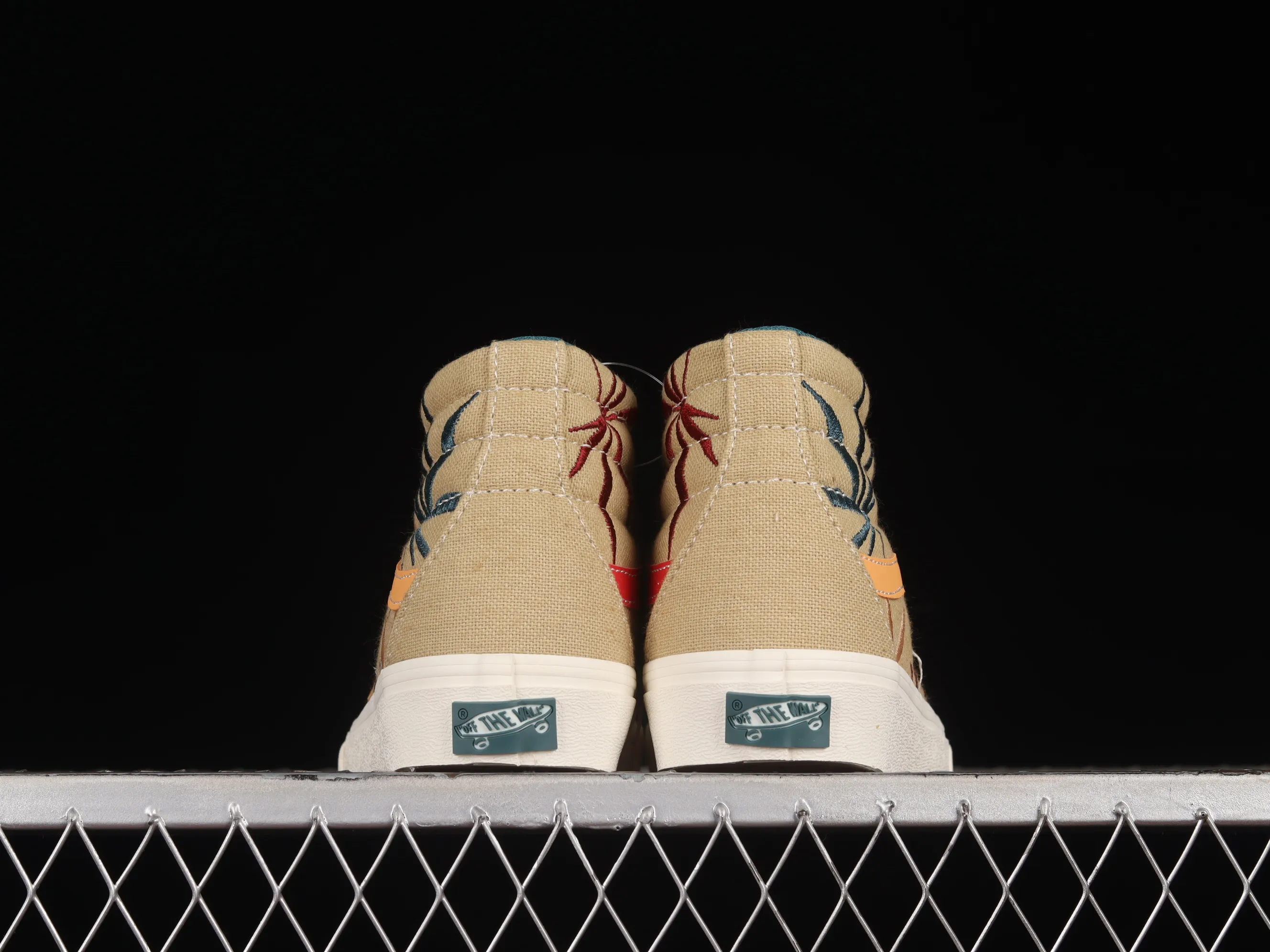 All categories Vans Vans series Vans Hi Vans high-top Vans Sk8-Hi Vault OG VR3 Vans official environmental protection series Maple leaf electric embroidered canvas shoes VN0A5EE3AZB